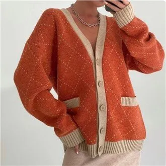 Teemanttaskuga kootud kampsun